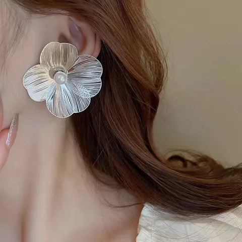 Brinco Flor com Pérola Vintage