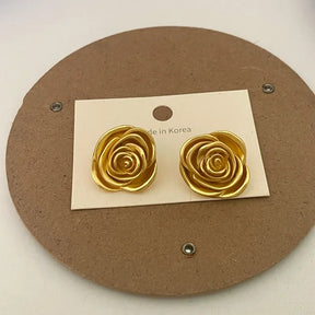 Brinco Flor Pétalas Douradas