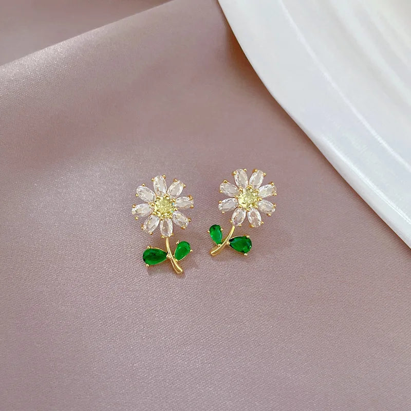 Conjuntinho Brincos e Colar Flor Branca