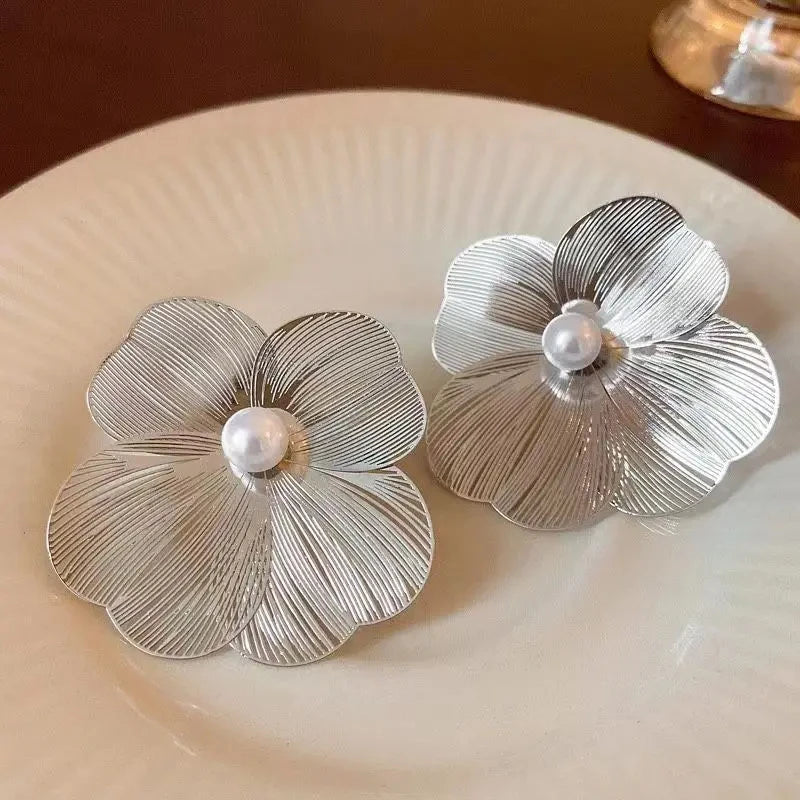 Brinco Flor com Pérola Vintage