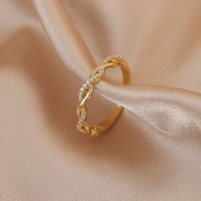 Anel Luxury cravejado com Zircônia