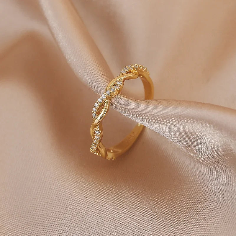 Anel Luxury cravejado com Zircônia